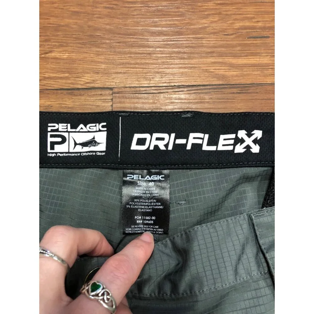 Pelagic Dri-Flex Hybrid II Fishing Shorts - Size 40 - Picture 4 of 16